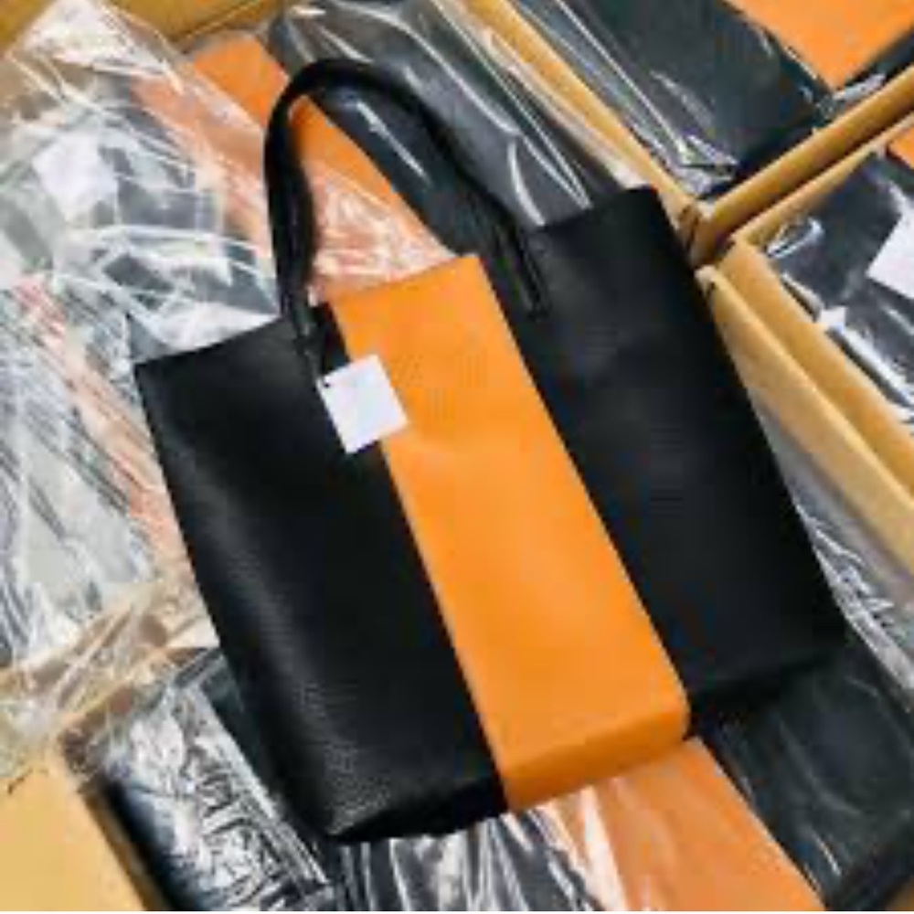 MCM Tote Bag Purse Holdall Travel Large Black Chestnut NWT - Picture 6 of 7
